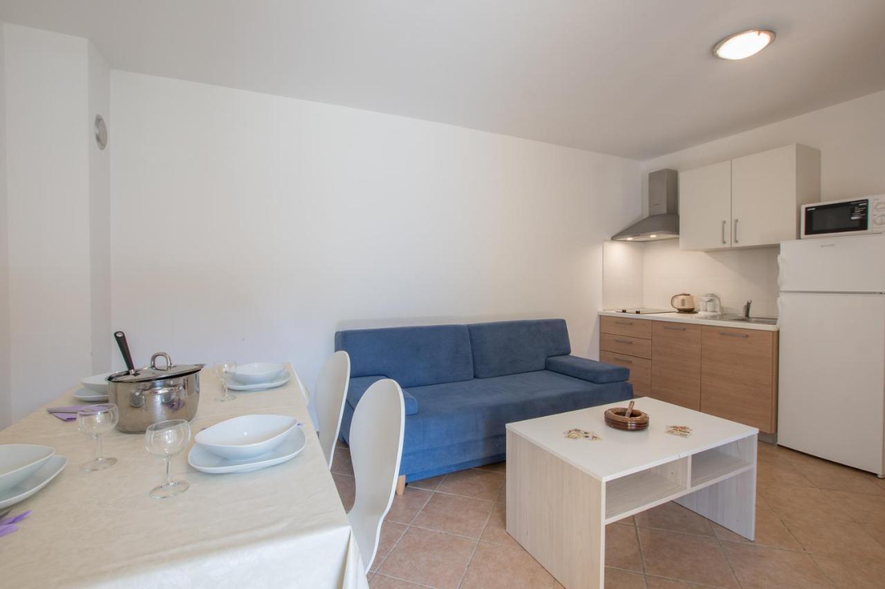 אומאג Apartmani Svjetionik מראה חיצוני תמונה