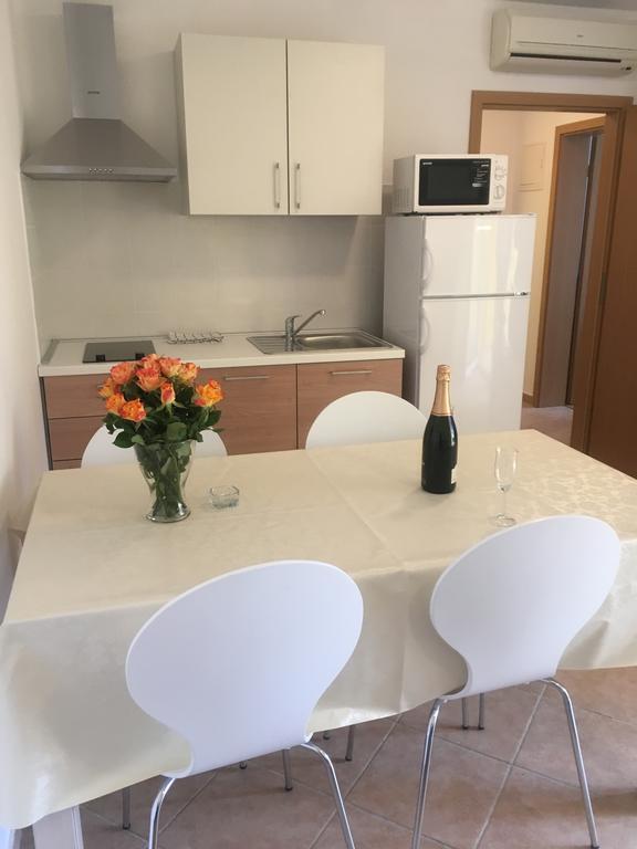 אומאג Apartmani Svjetionik מראה חיצוני תמונה