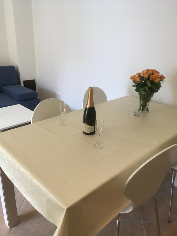 אומאג Apartmani Svjetionik מראה חיצוני תמונה