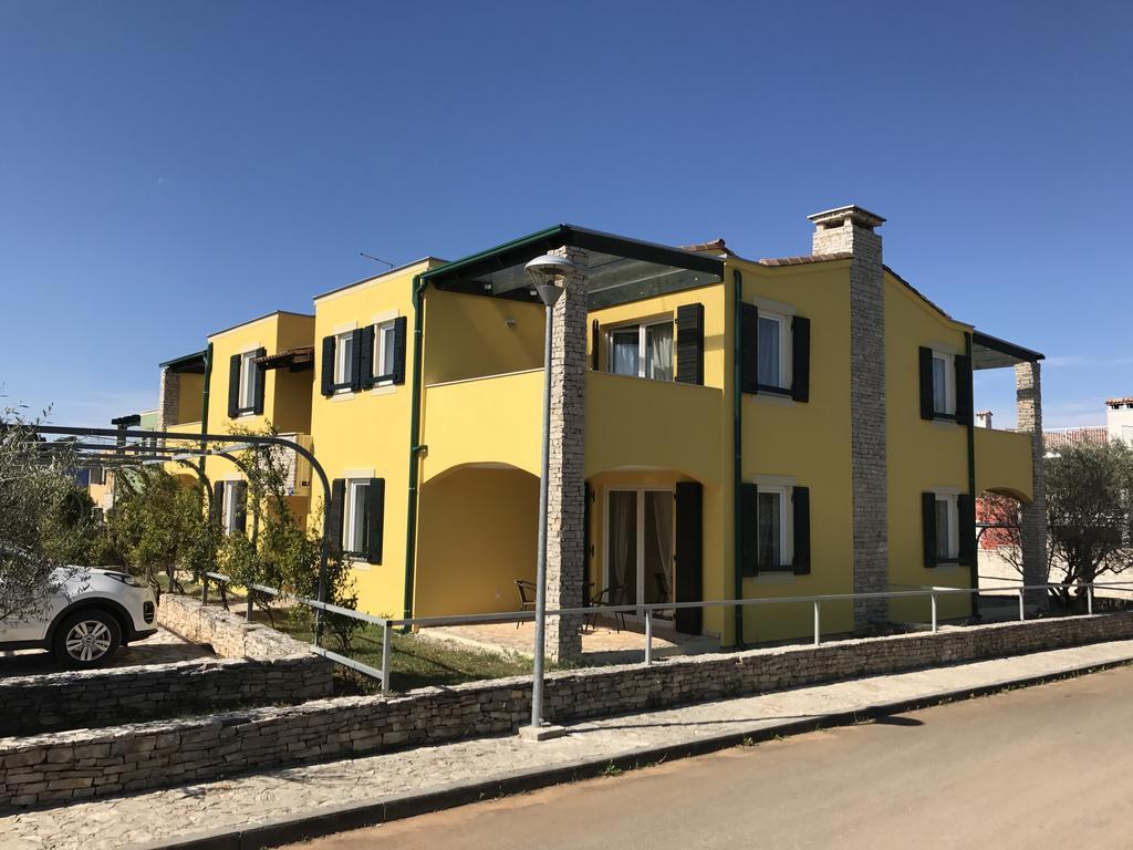 אומאג Apartmani Svjetionik מראה חיצוני תמונה