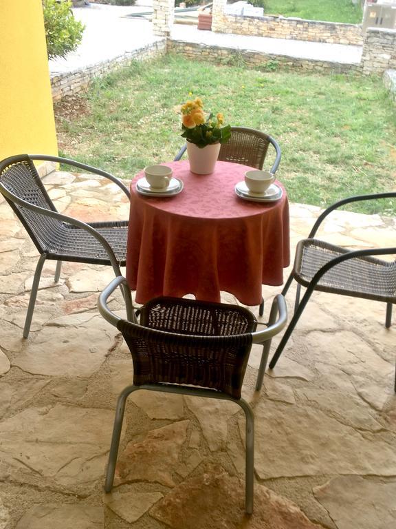 אומאג Apartmani Svjetionik מראה חיצוני תמונה