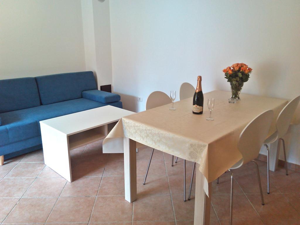 אומאג Apartmani Svjetionik מראה חיצוני תמונה