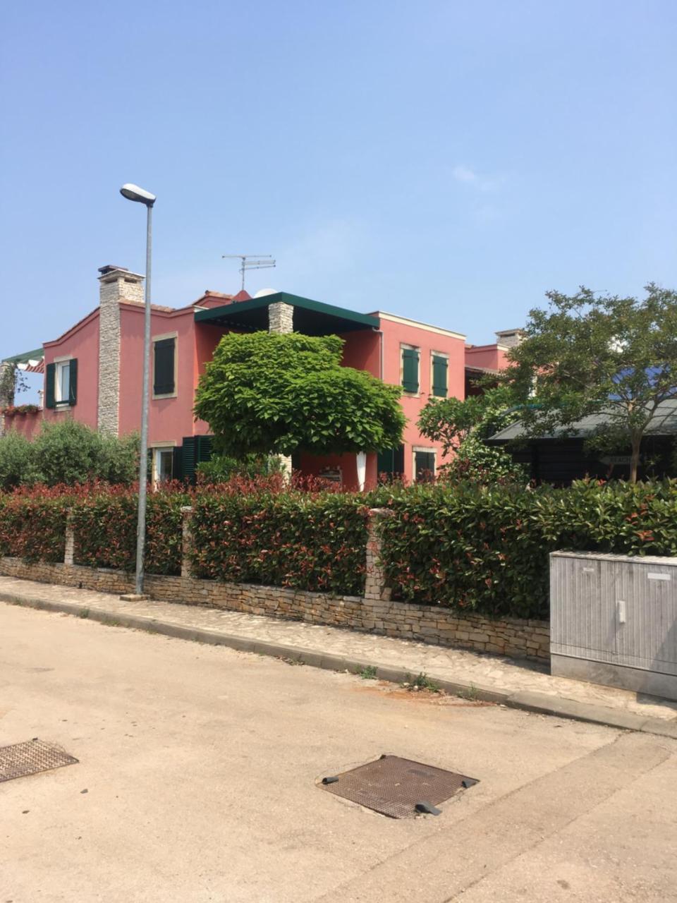 אומאג Apartmani Svjetionik מראה חיצוני תמונה
