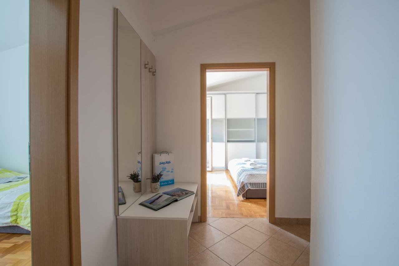 אומאג Apartmani Svjetionik מראה חיצוני תמונה