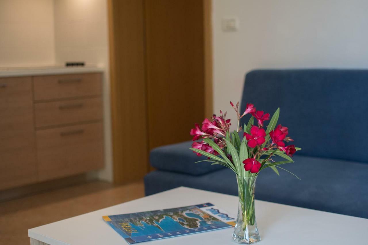 אומאג Apartmani Svjetionik מראה חיצוני תמונה