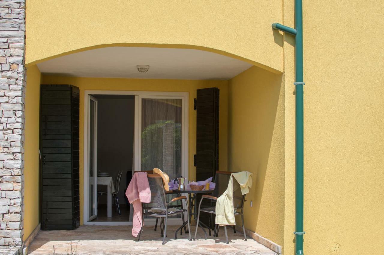 אומאג Apartmani Svjetionik מראה חיצוני תמונה