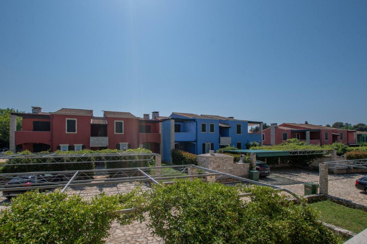 אומאג Apartmani Svjetionik מראה חיצוני תמונה