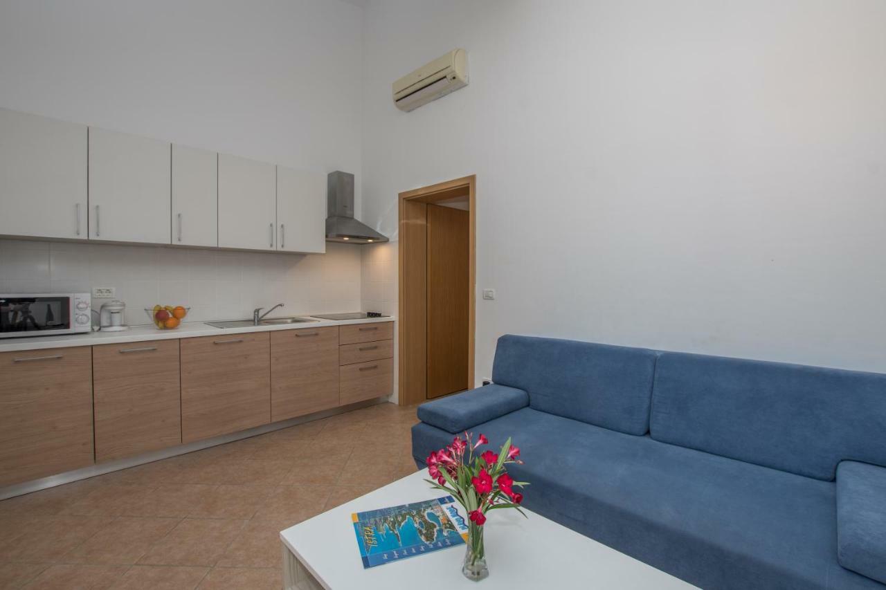 אומאג Apartmani Svjetionik מראה חיצוני תמונה